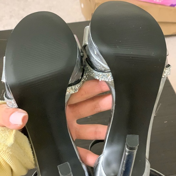 New ALDO ANKLE STRAP EMBELLISHED HEEL SANDAL - Picture 5 of 5